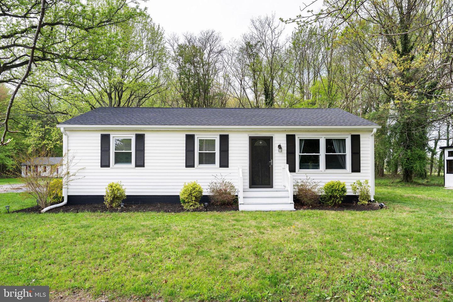 11167 Oak Ln Property Photo 1