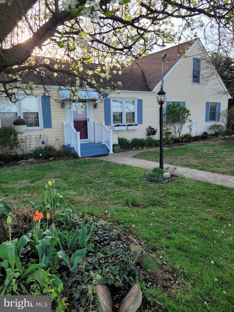 14136 Kentmore Park Rd Property Photo 1