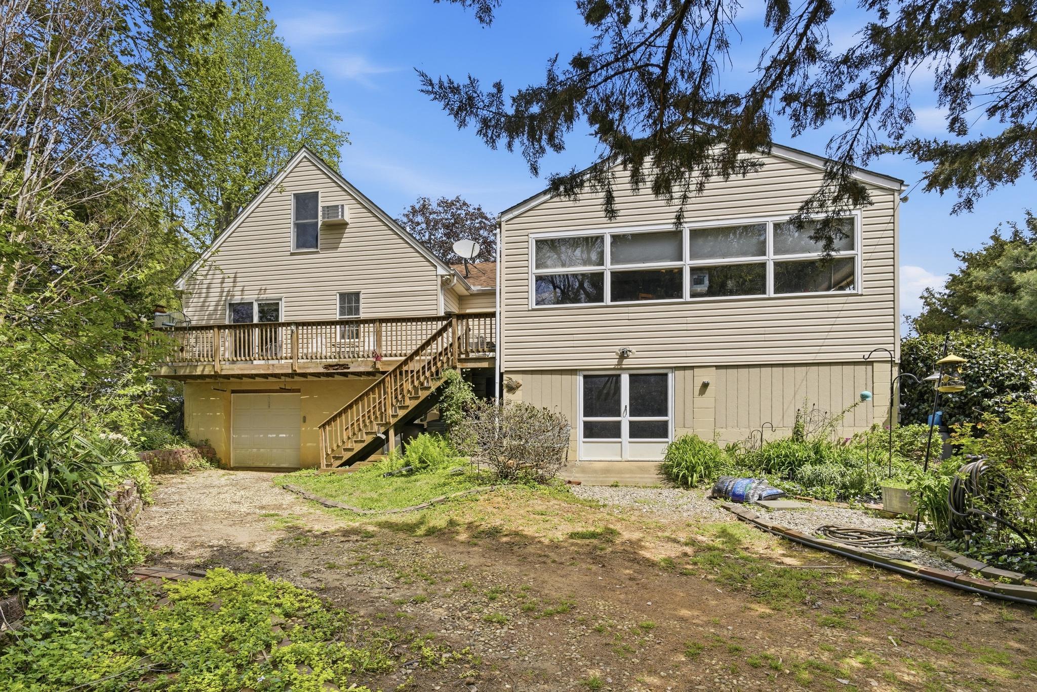 14136 Kentmore Park Rd Property Photo 2