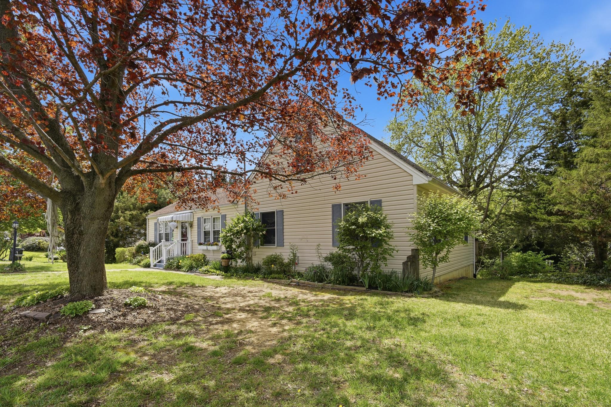 14136 Kentmore Park Rd Property Photo 8