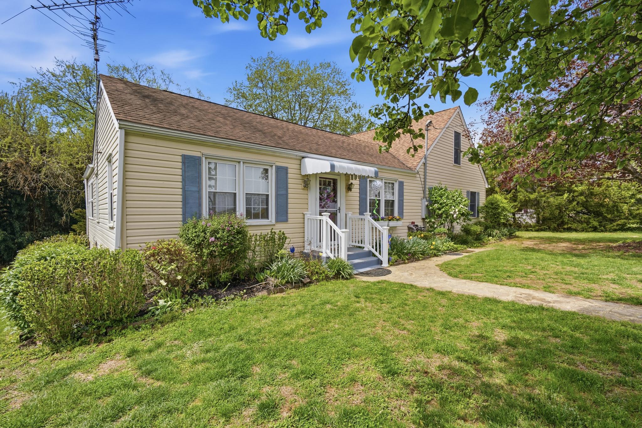 14136 Kentmore Park Rd Property Photo 9
