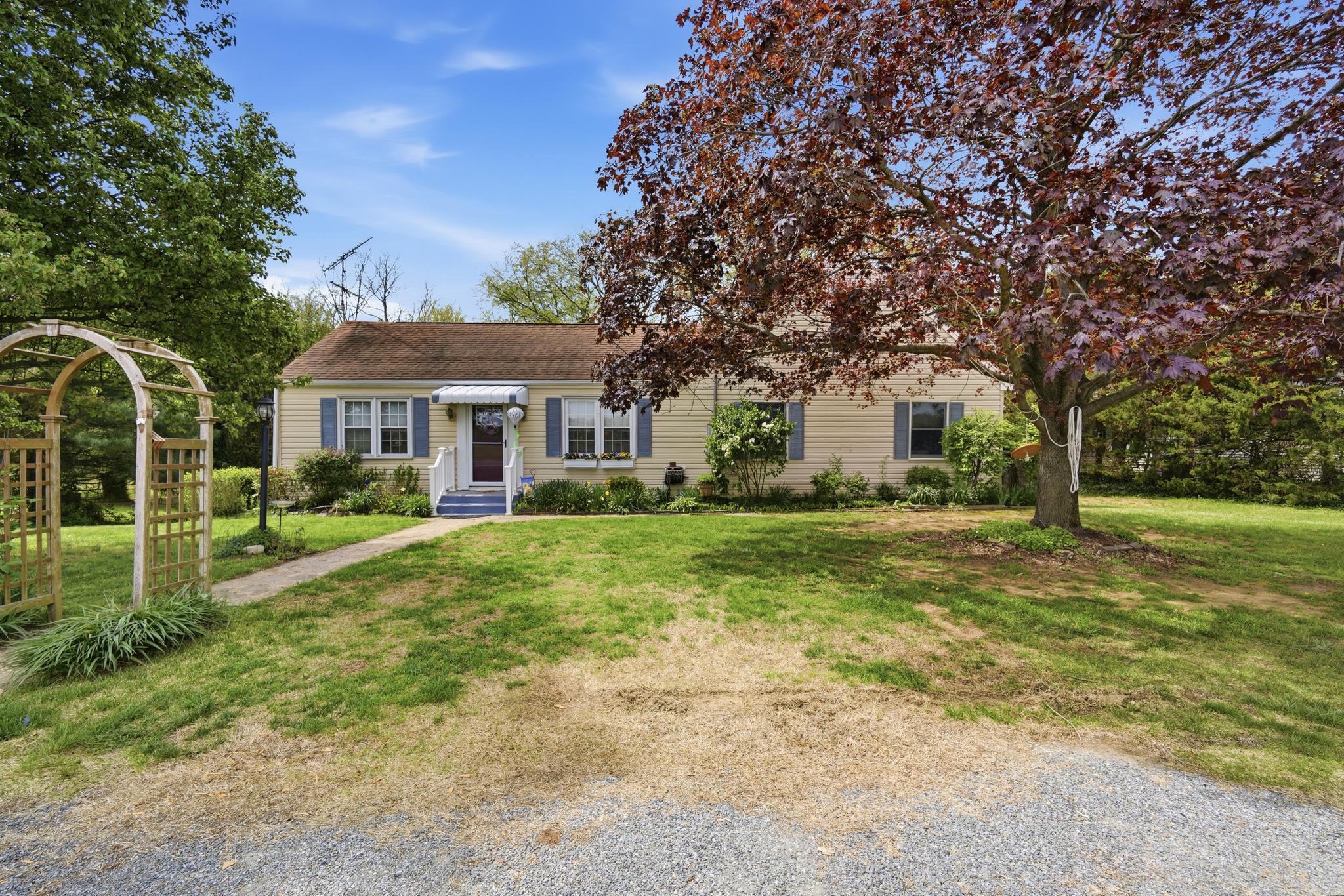 14136 Kentmore Park Rd Property Photo 10
