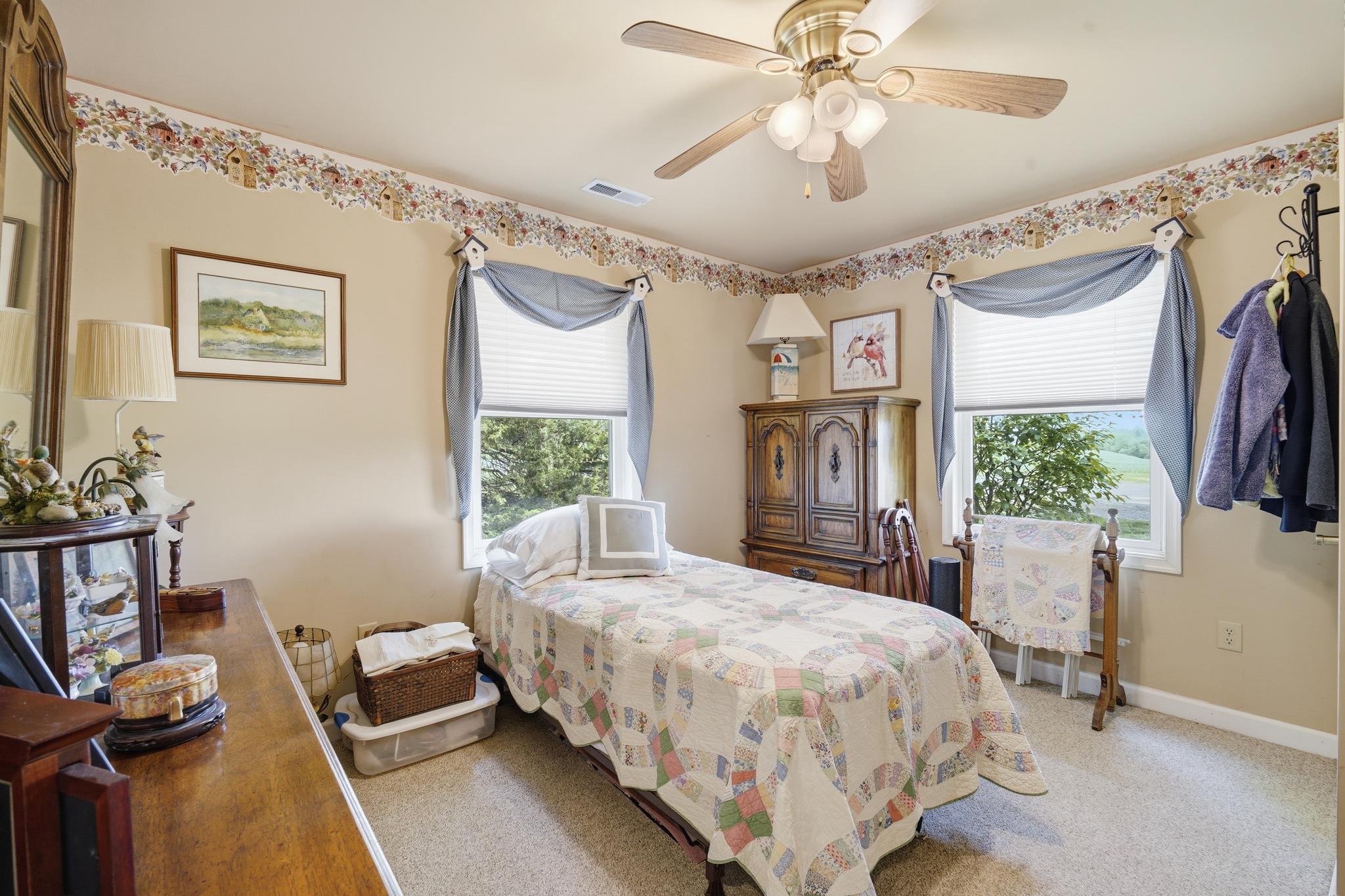 14136 Kentmore Park Rd Property Photo 29