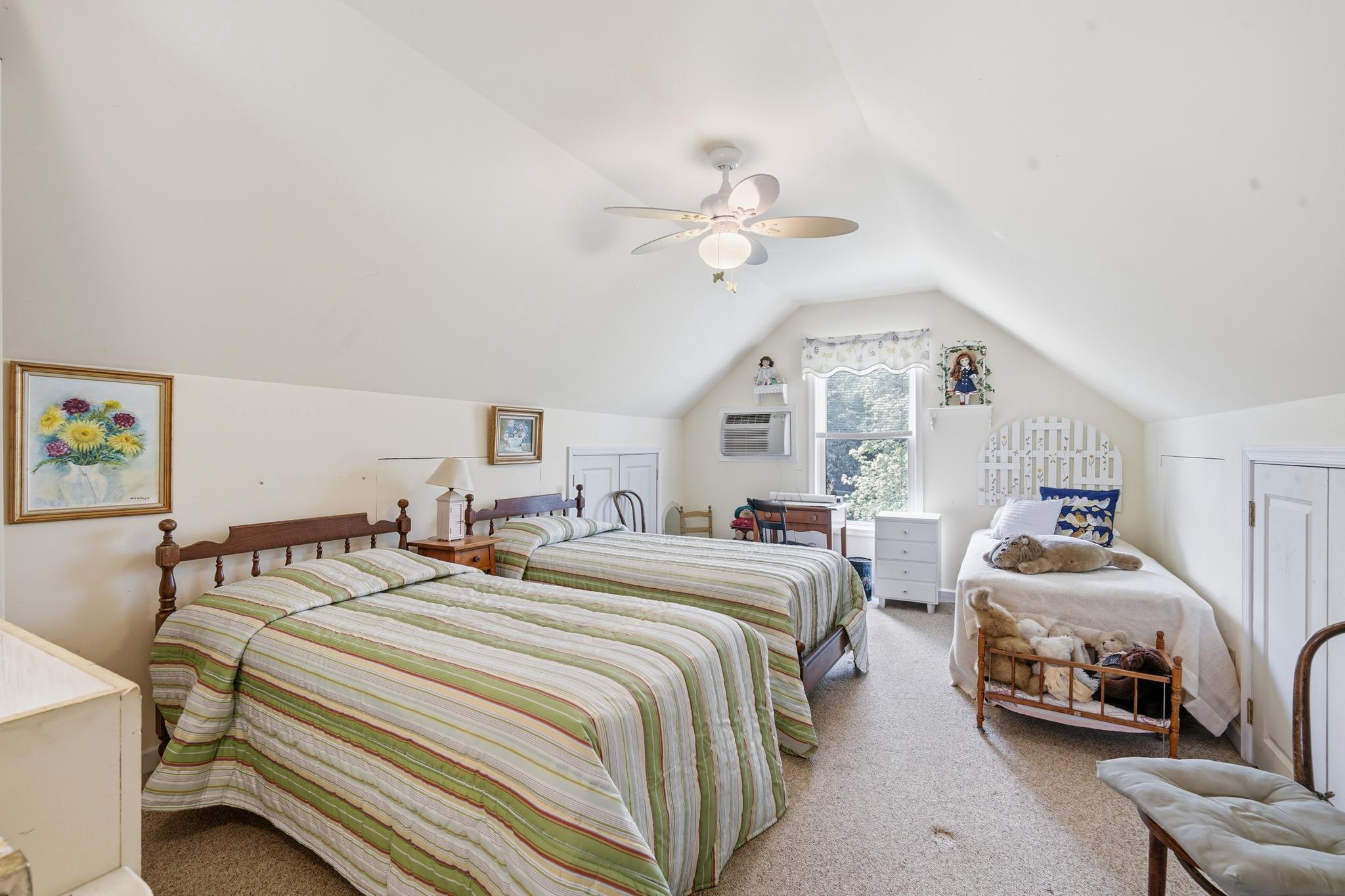 14136 Kentmore Park Rd Property Photo 34