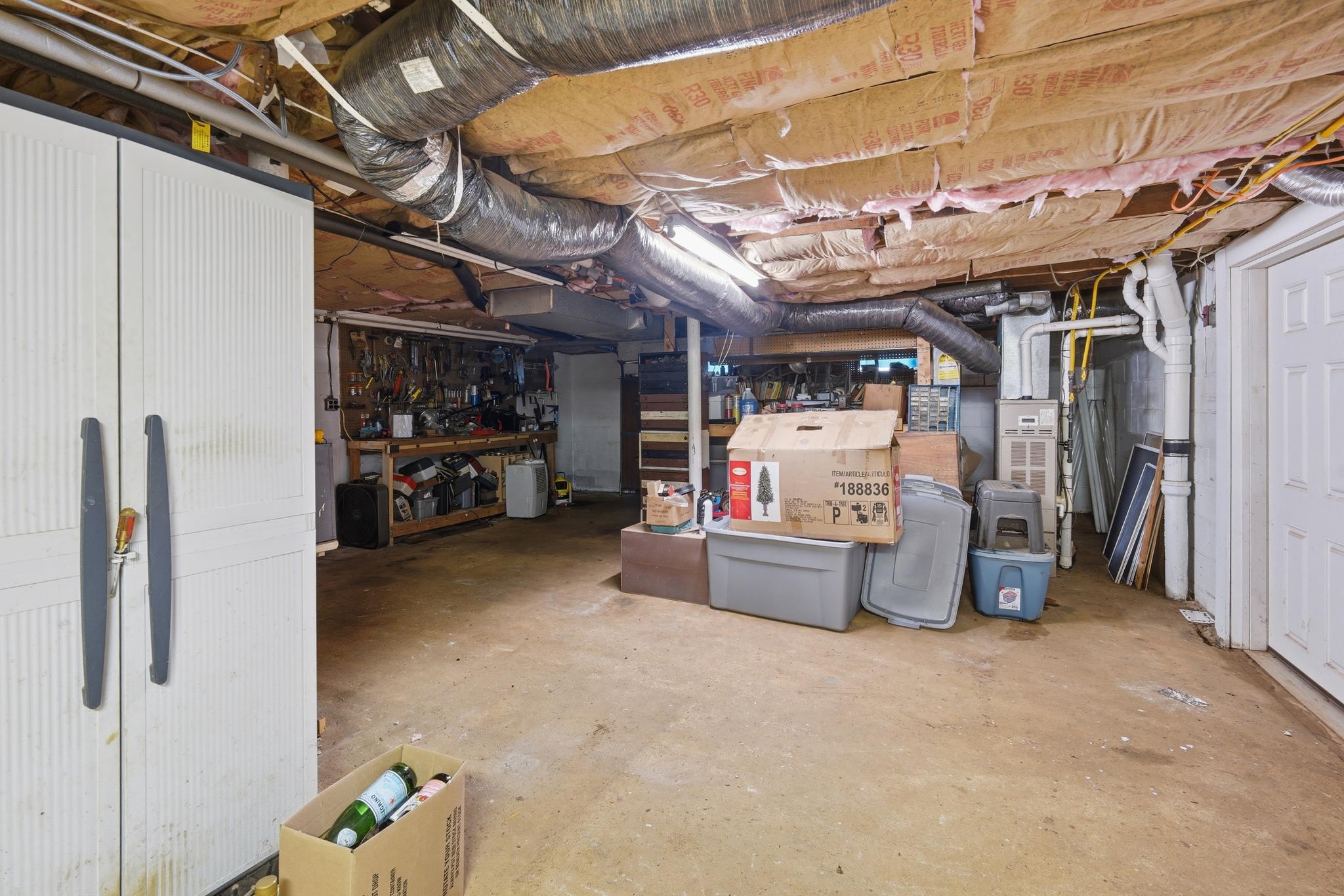 14136 Kentmore Park Rd Property Photo 37