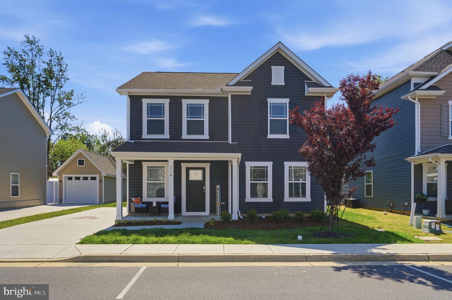 214 SILVER HEEL RD