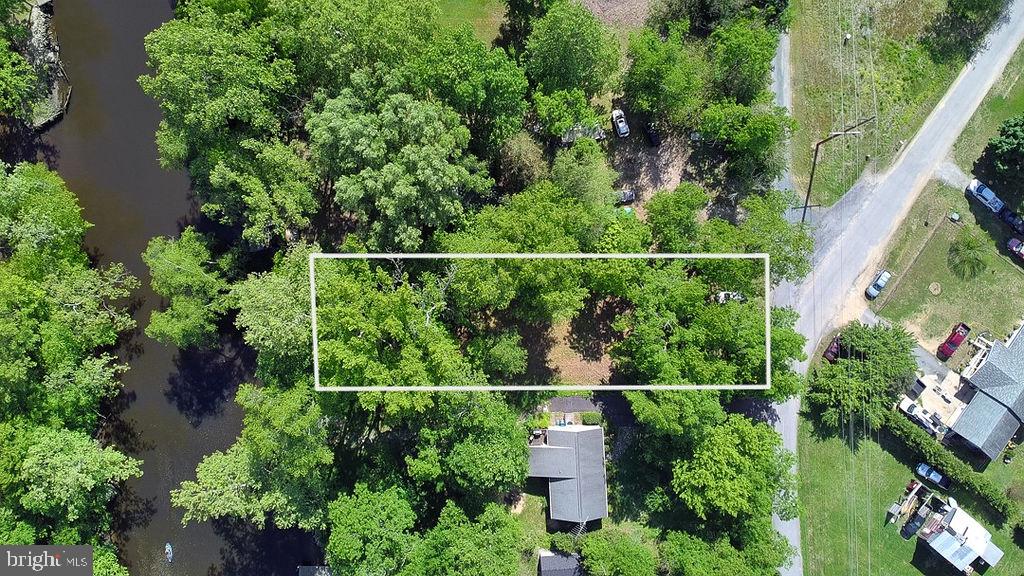 River Bend Ln Property Photo 4