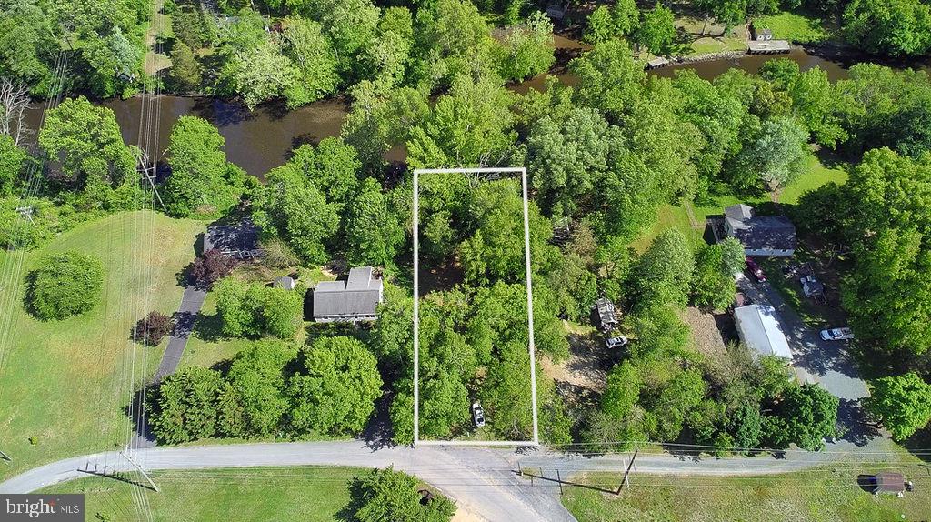 River Bend Ln Property Photo 6