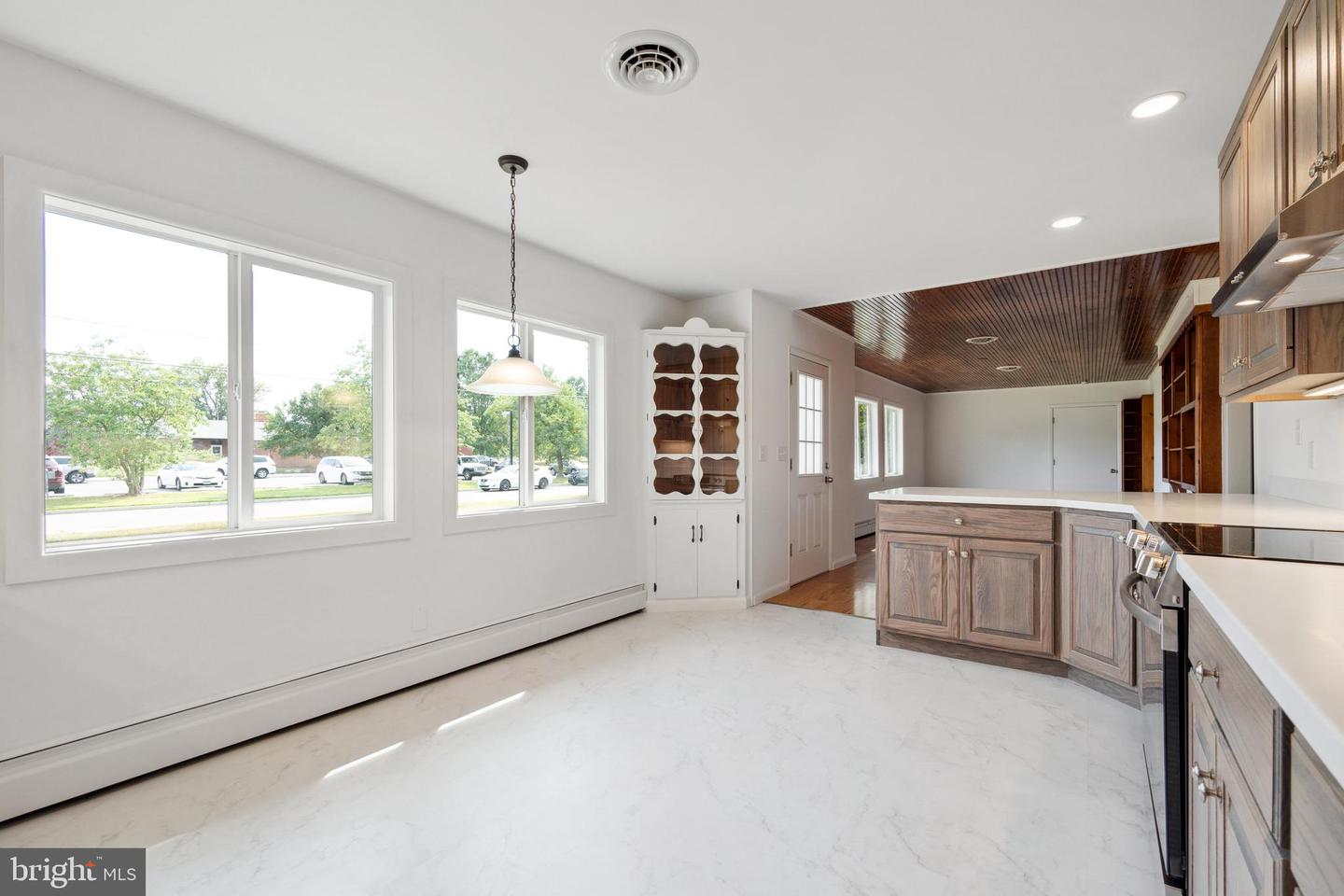 21424 Catholic Ave Property Photo 6