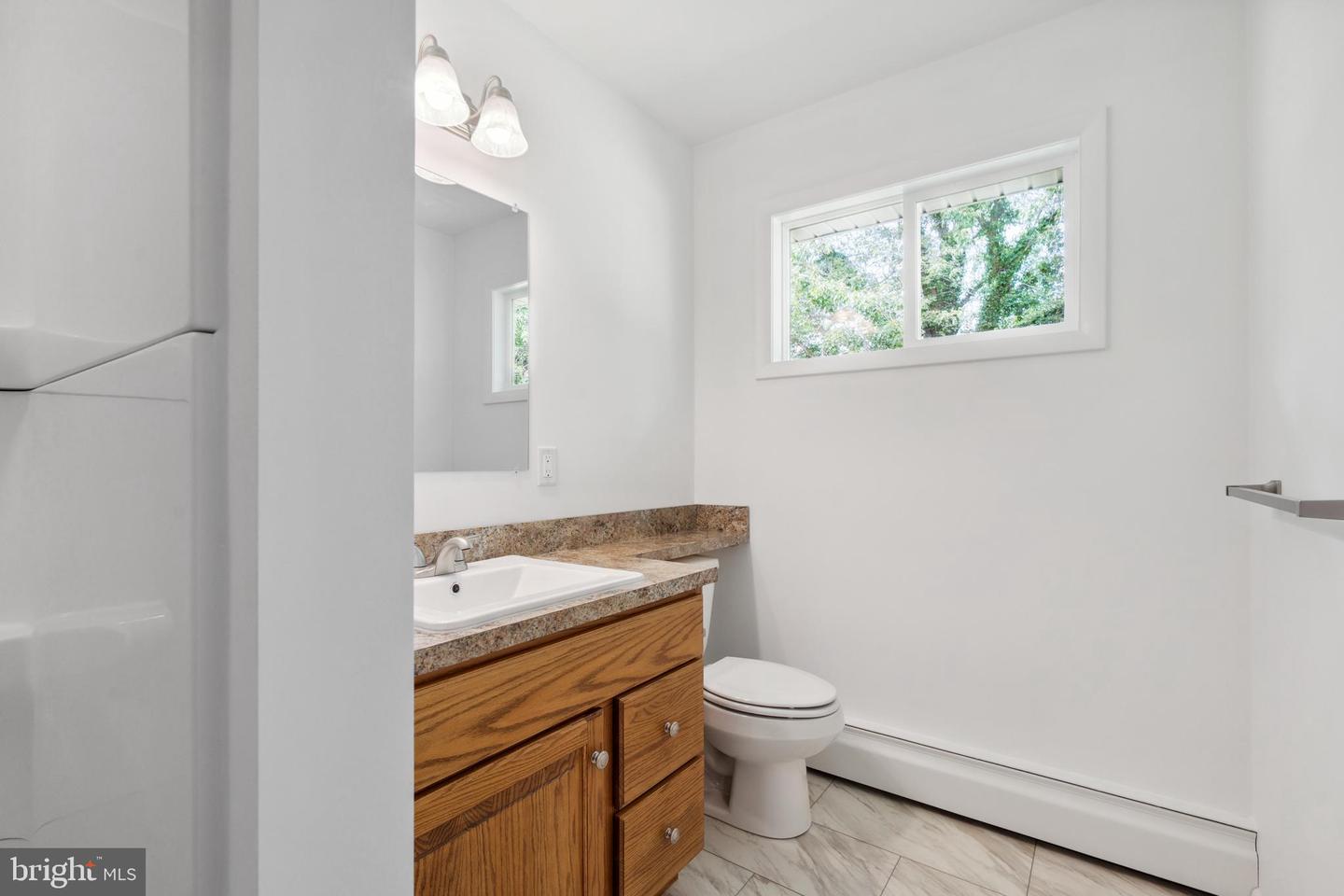 21424 Catholic Ave Property Photo 11