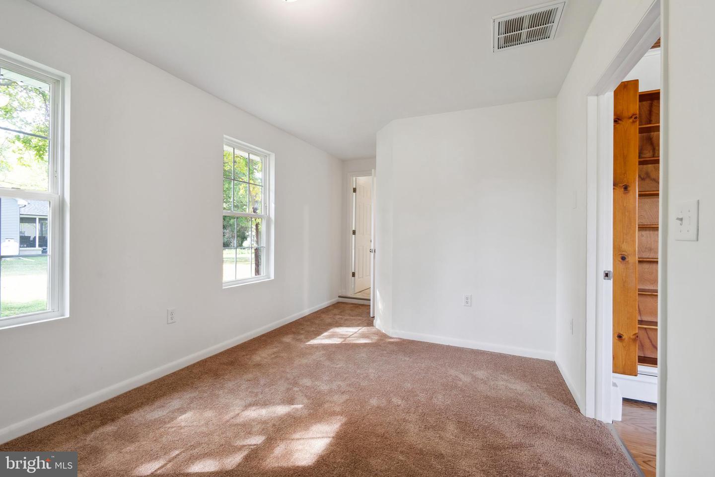 21424 Catholic Ave Property Photo 12