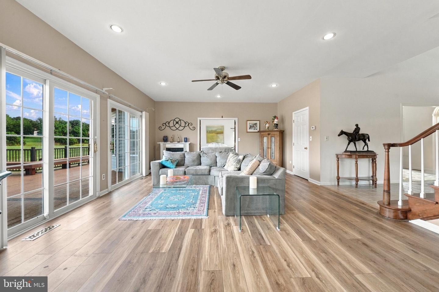 24274 Waterview Dr Property Photo 3