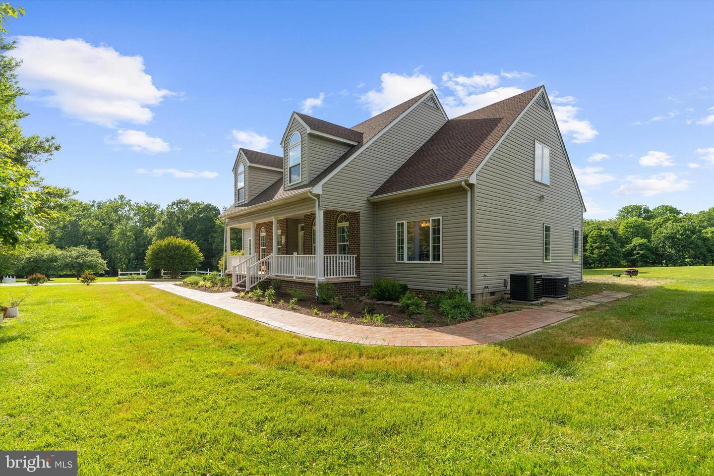 24274 Waterview Dr Property Photo 6