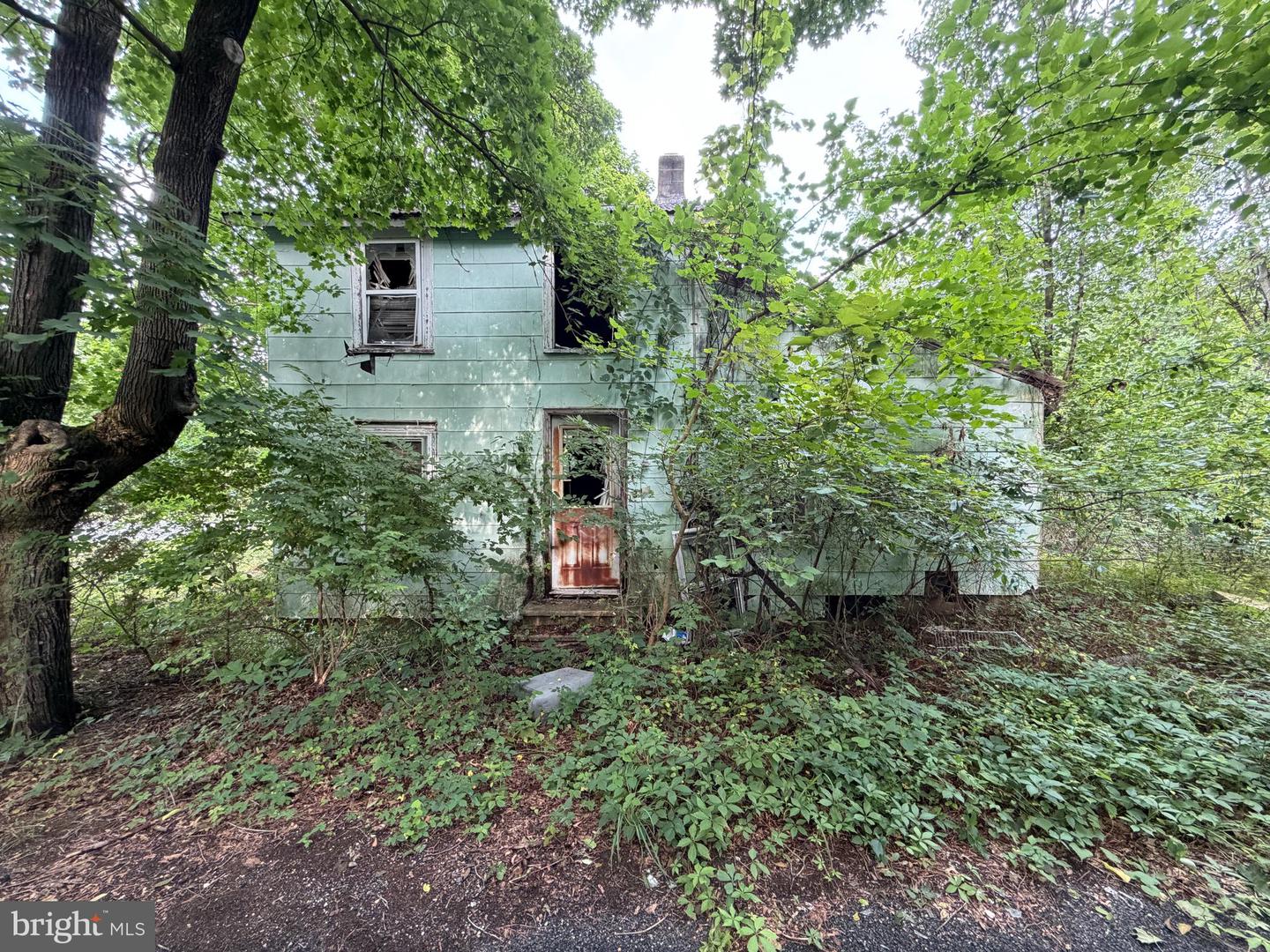316 Middle St Property Photo 2
