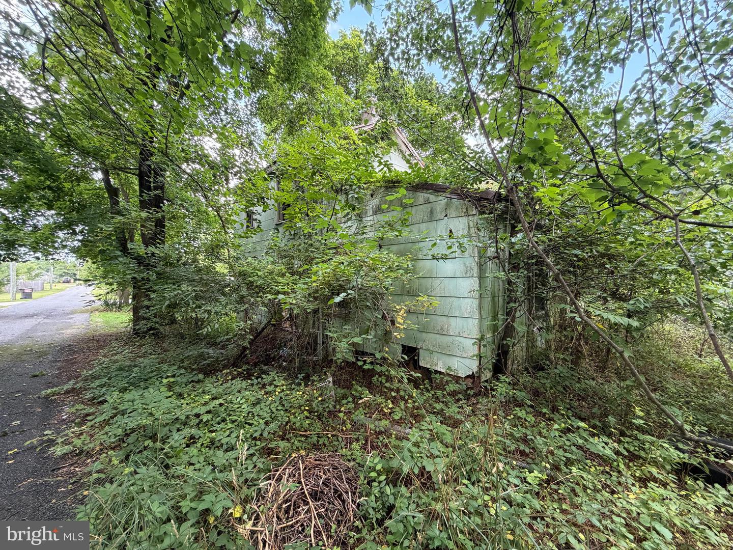 316 Middle St Property Photo 5
