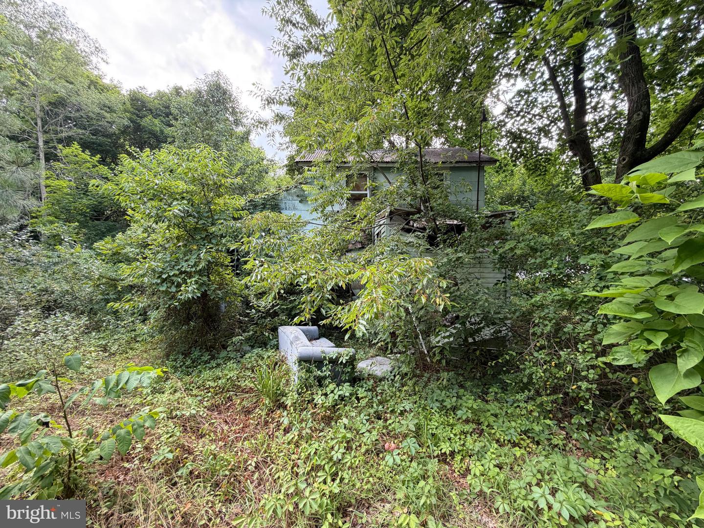 316 Middle St Property Photo 6