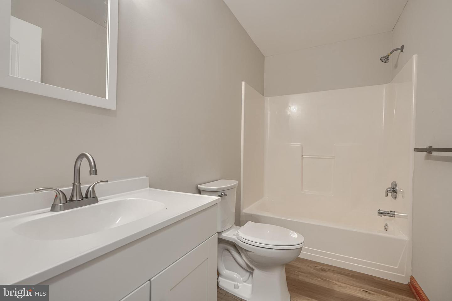 5925 Williams St Property Photo 16
