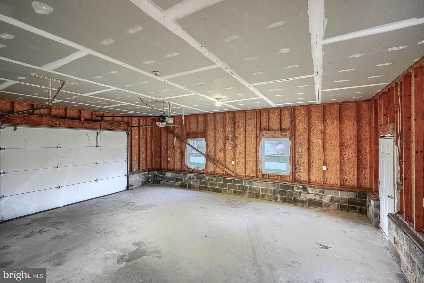 5925 Williams St Property Photo 23