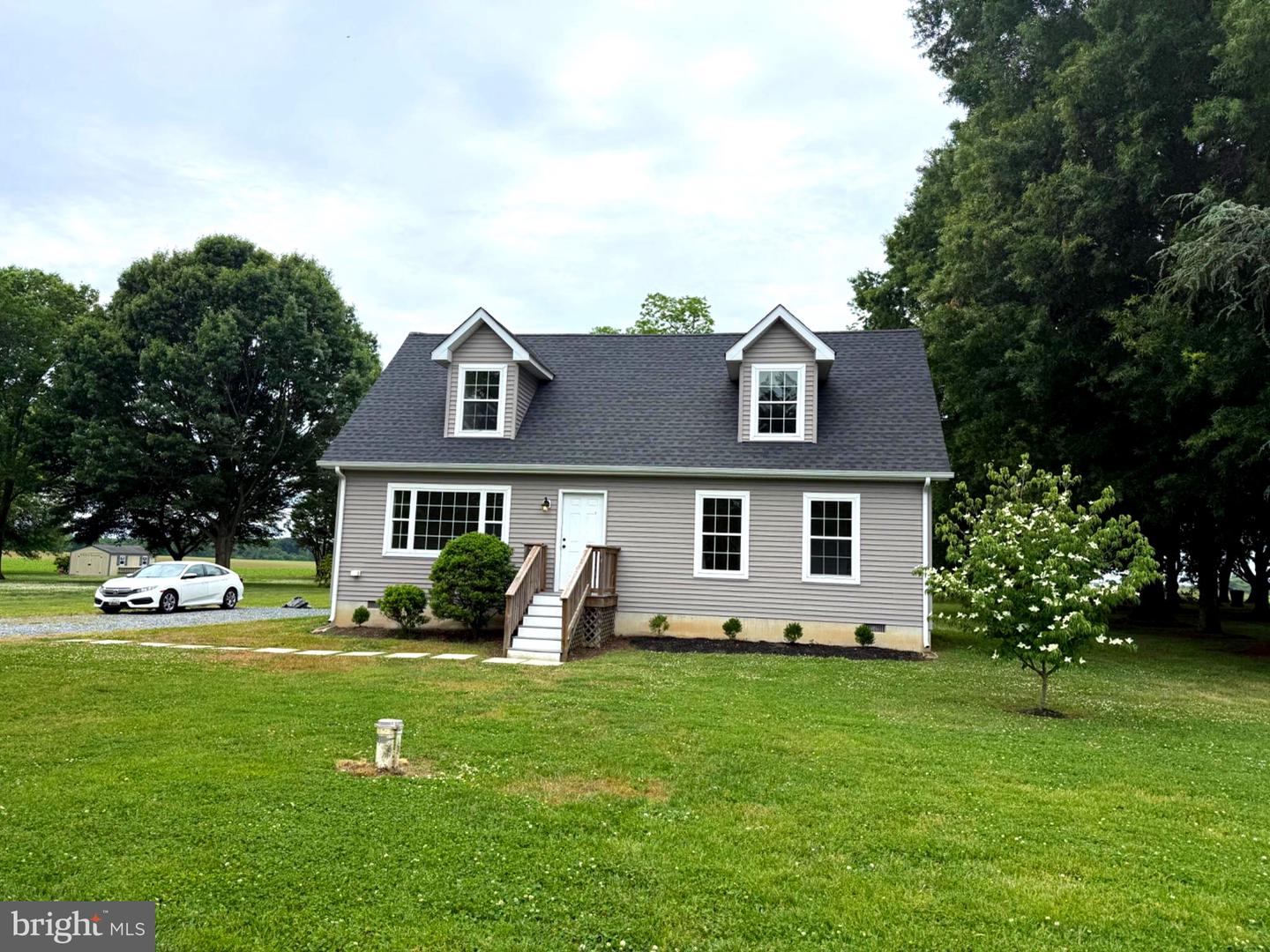 1010 Twin Ct Property Photo 1