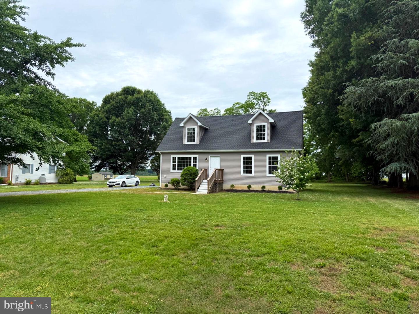 1010 Twin Ct Property Photo 2