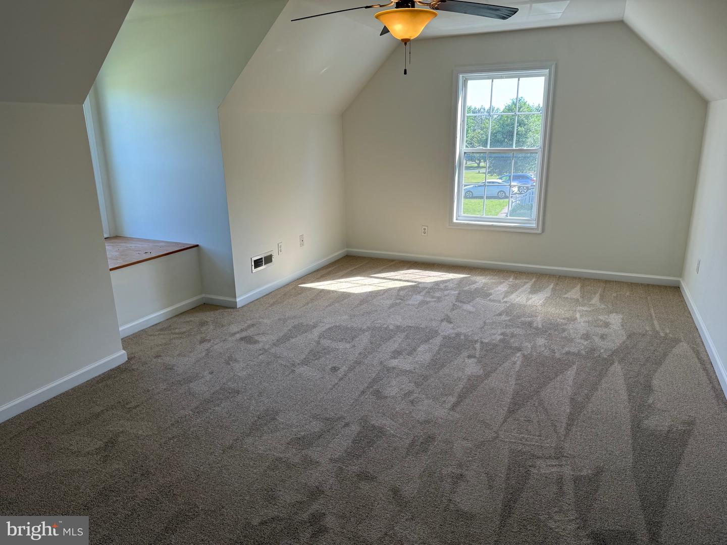 1010 Twin Ct Property Photo 10