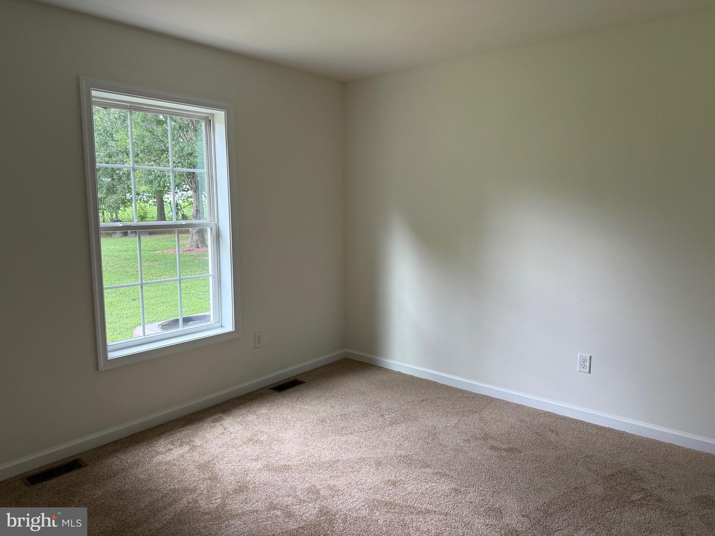 1010 Twin Ct Property Photo 16
