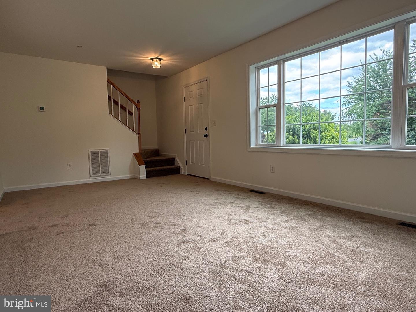 1010 Twin Ct Property Photo 22