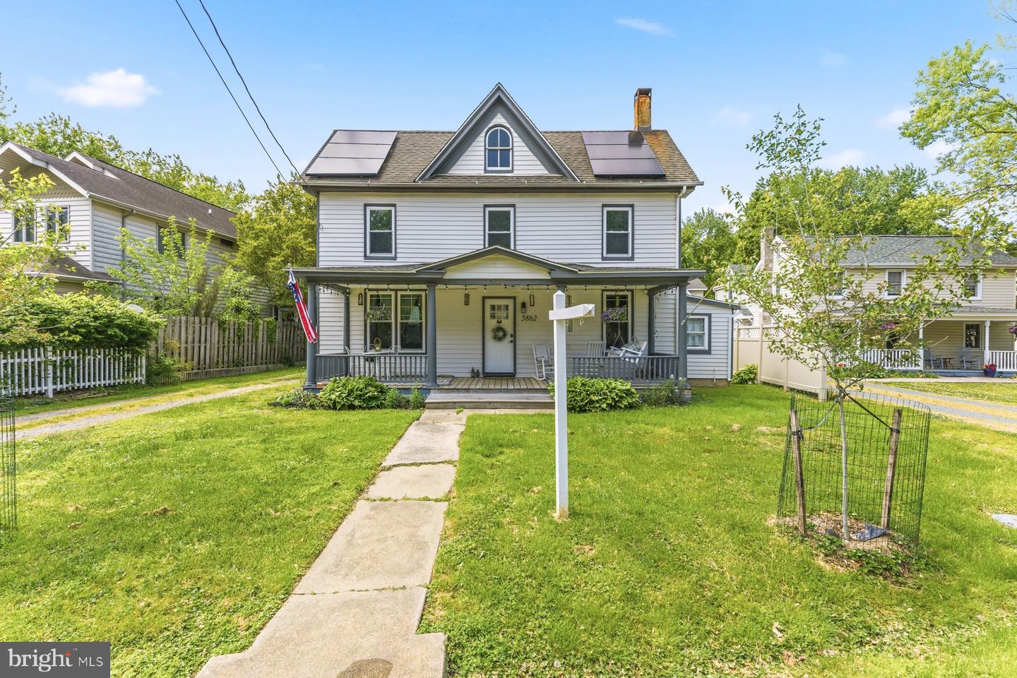 5862 N MAIN ST Property Photo 1