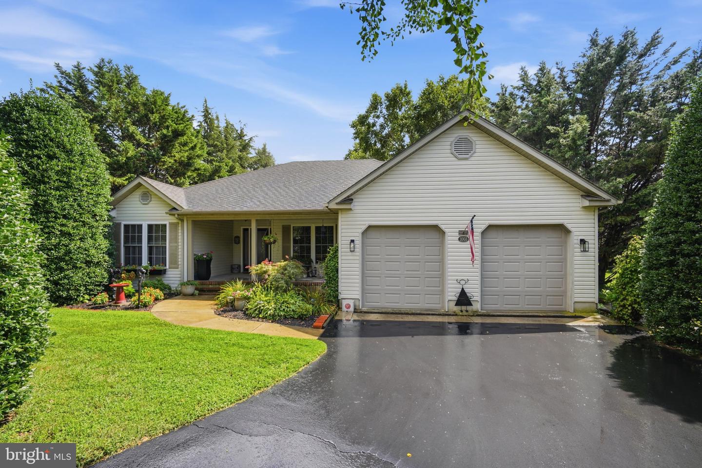 1003 Twin Ct Property Photo 1