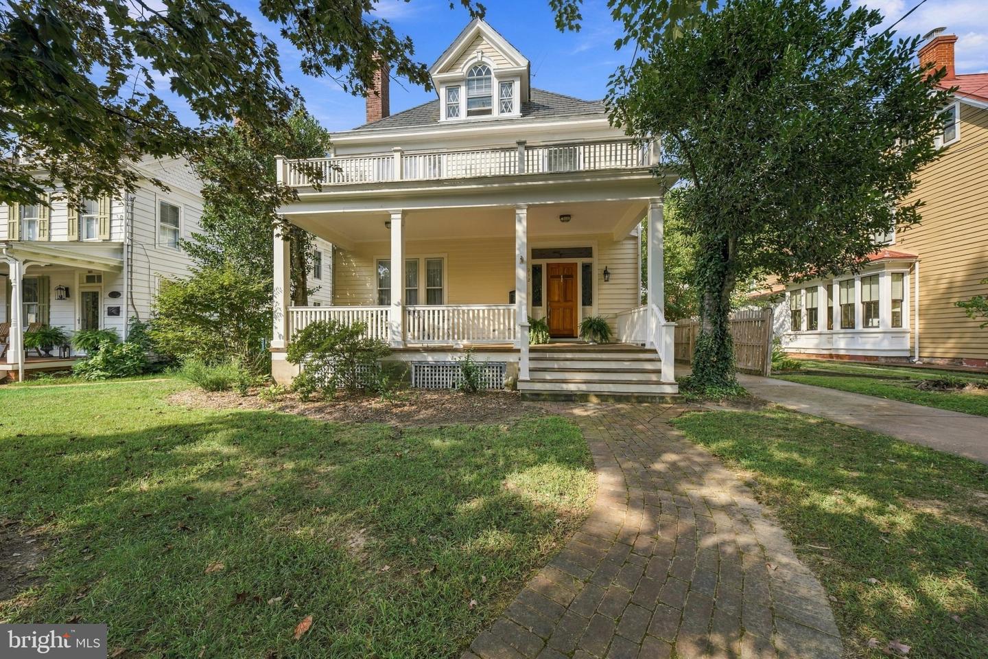 212 Washington Ave Property Photo 1