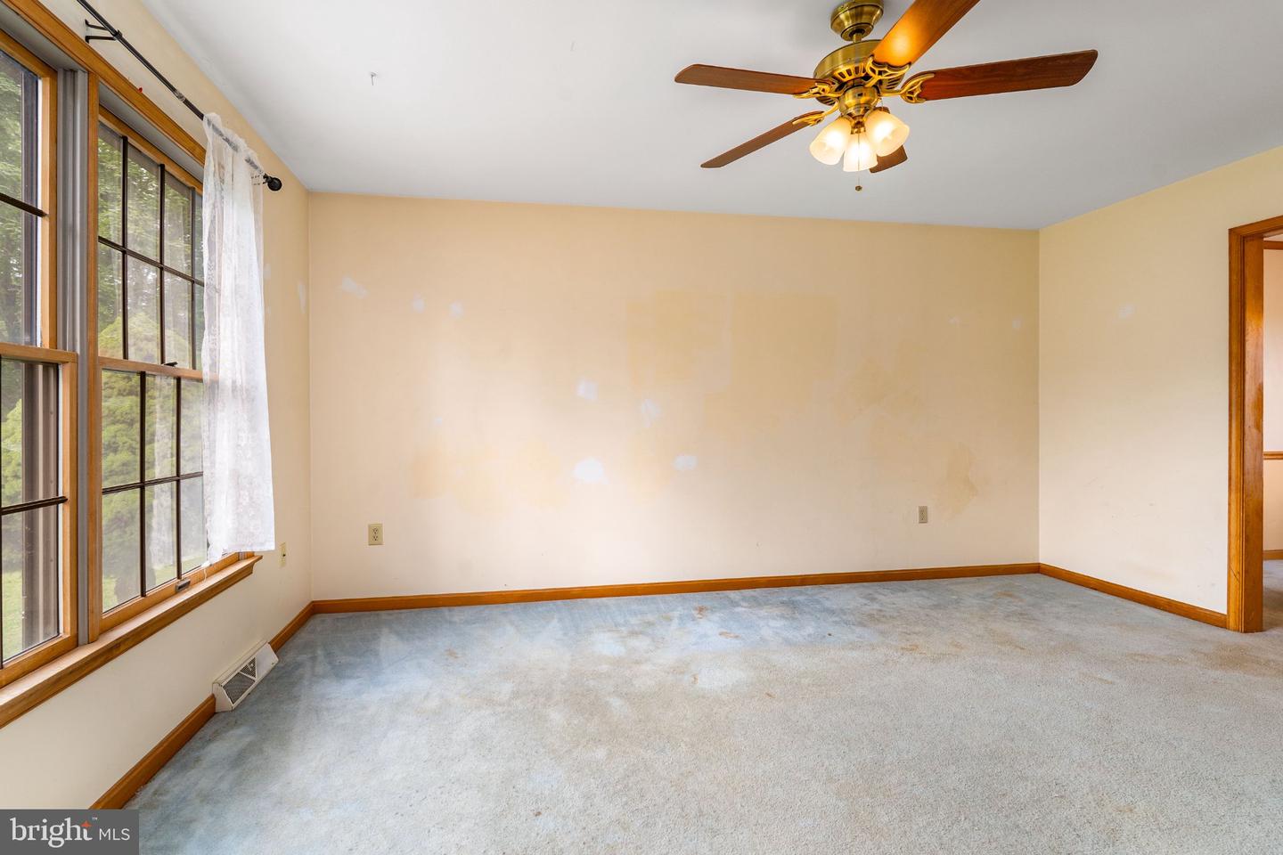 206 Maplewood Ln Property Photo 5
