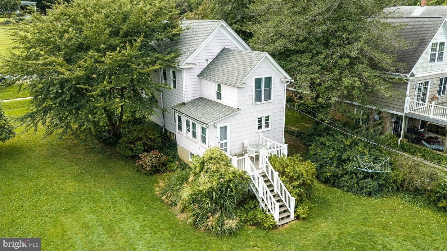 14 1st Ave Property Photo 8
