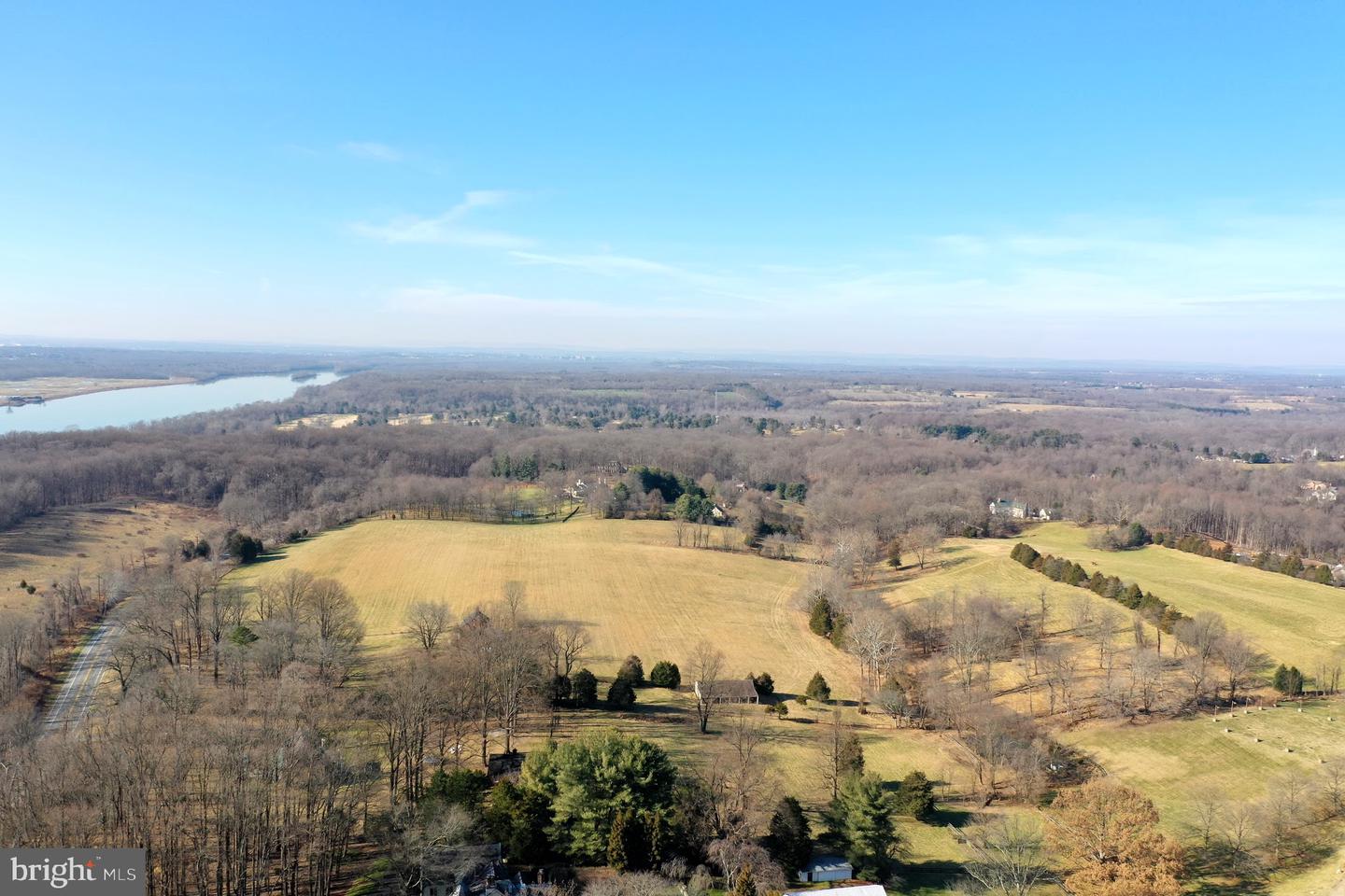 15220 River Rd Property Photo 7