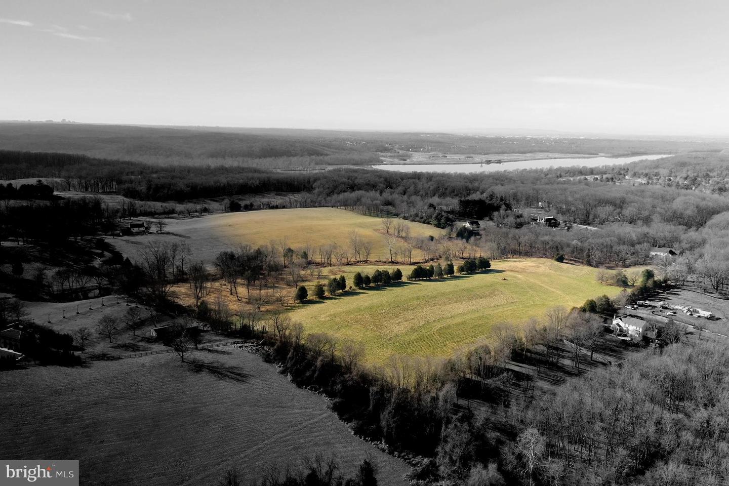 15220 River Rd Property Photo 9