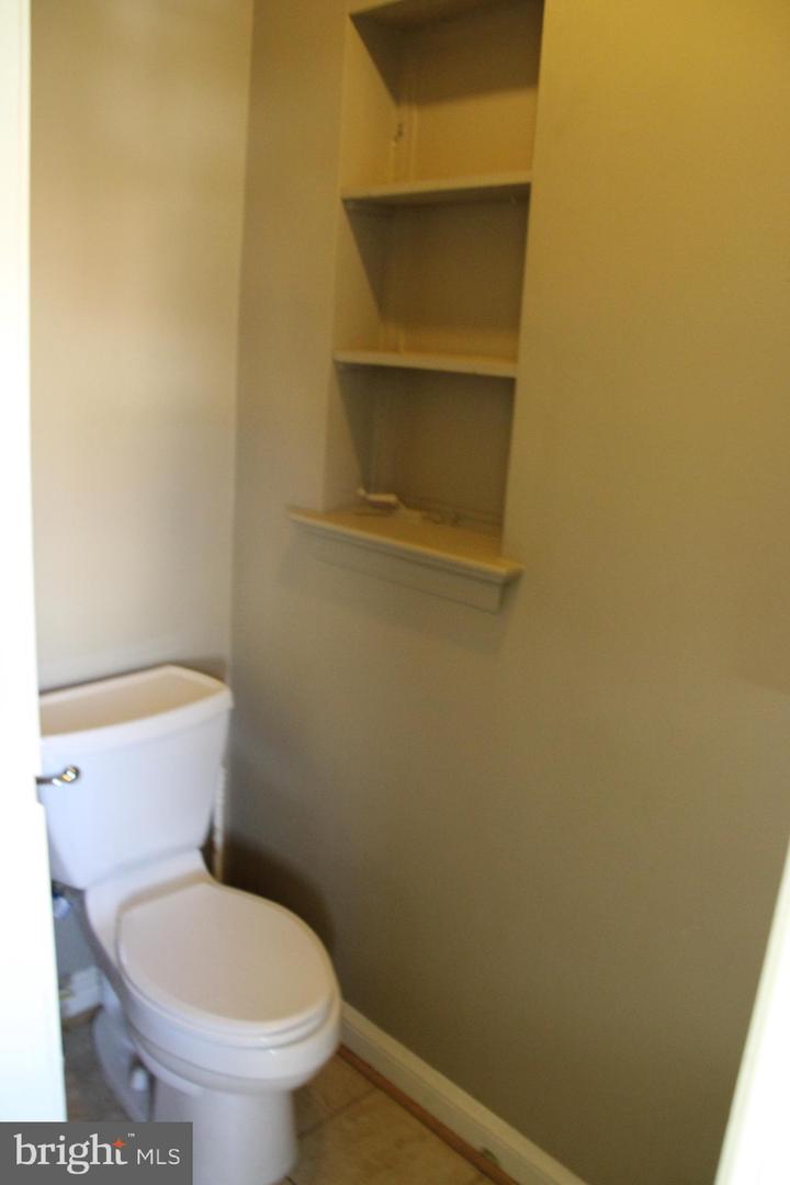 9861 Main St Property Photo 11