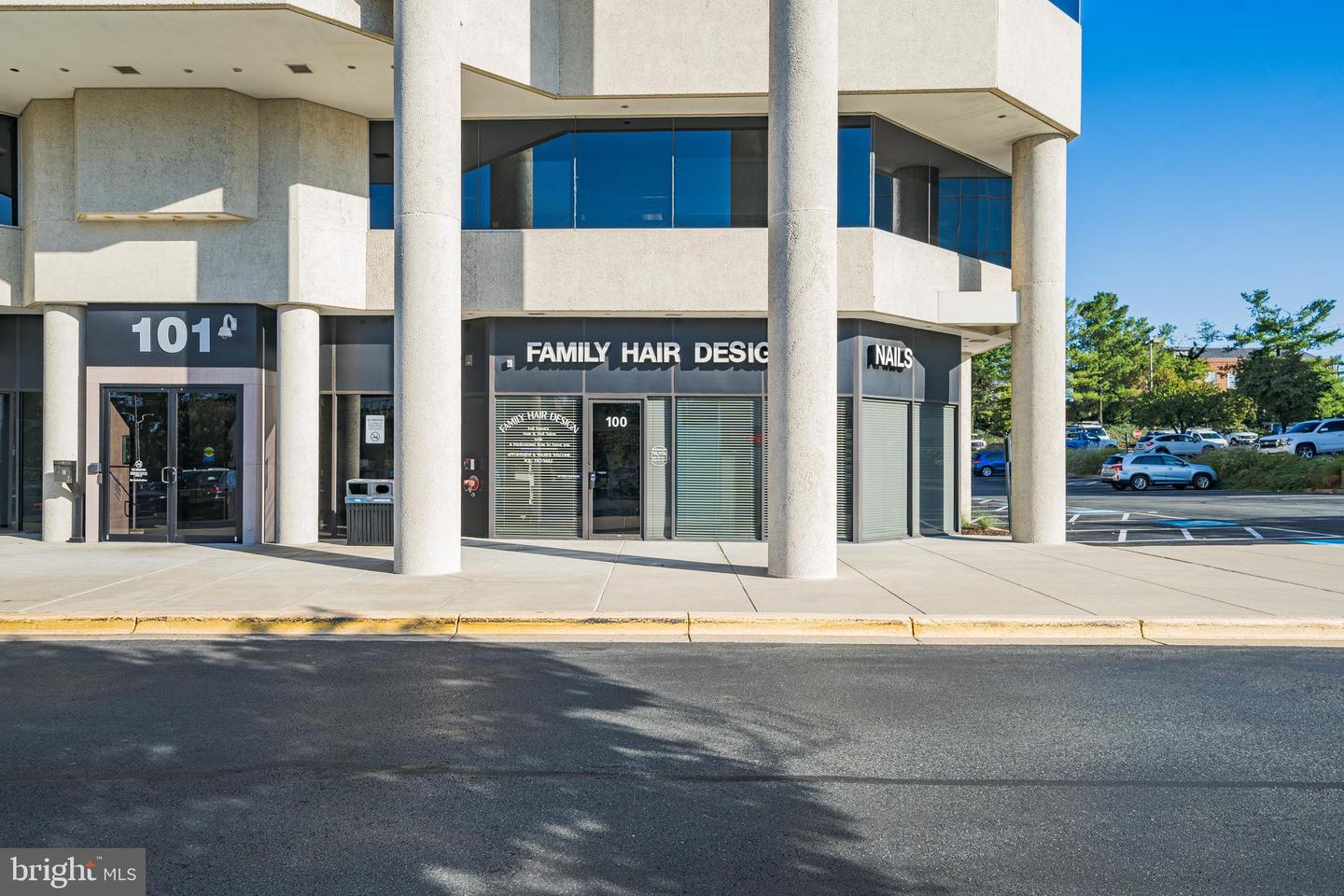 101 Lakeforest Blvd #100 Property Photo