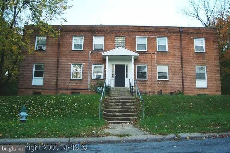 8512 Glenview Ave Property Photo 1