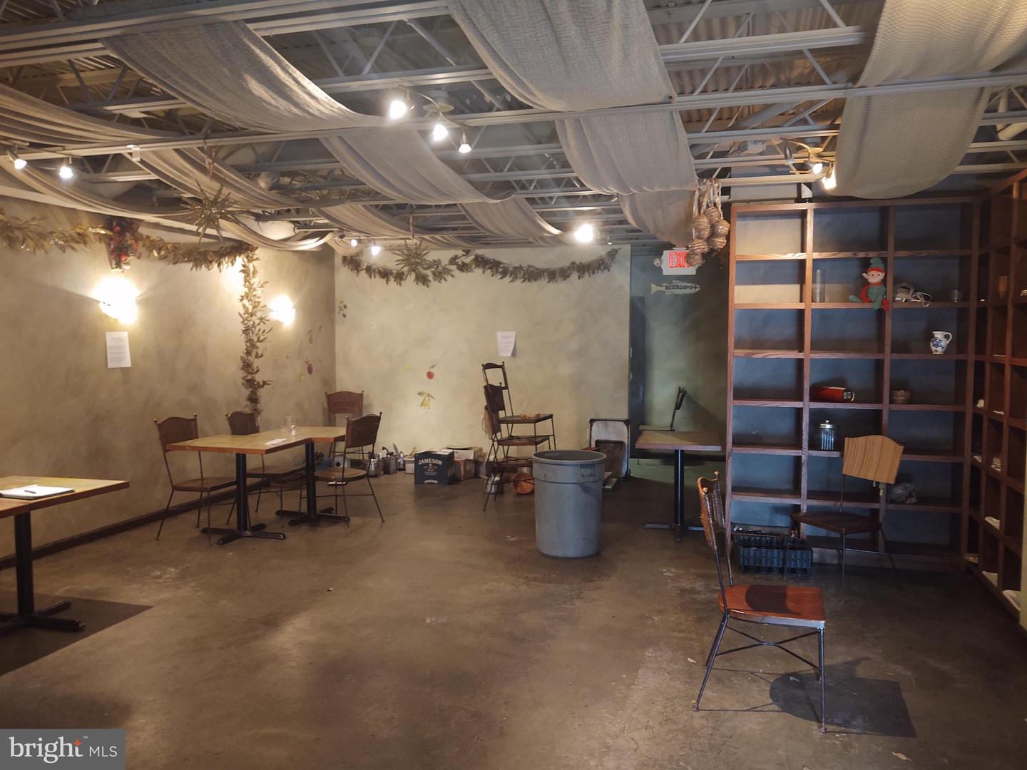 18035 Georgia Ave Property Photo 3