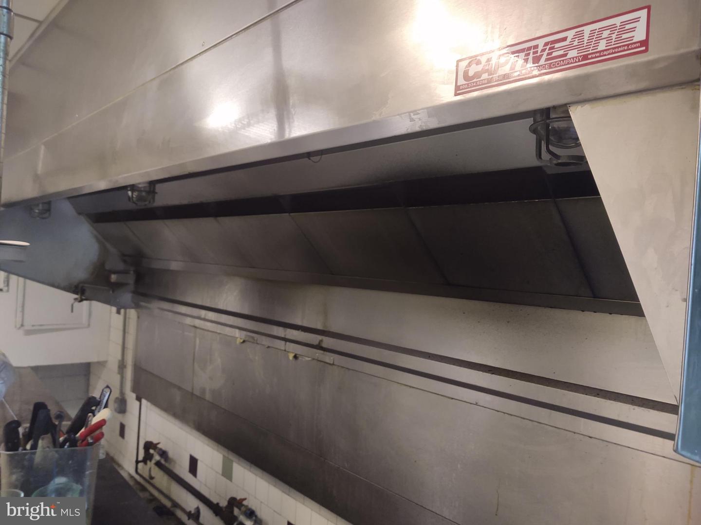 18035 Georgia Ave Property Photo 5