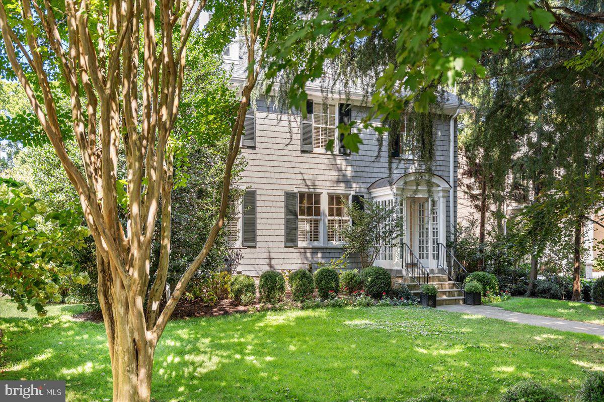 31 Quincy St Property Photo 2