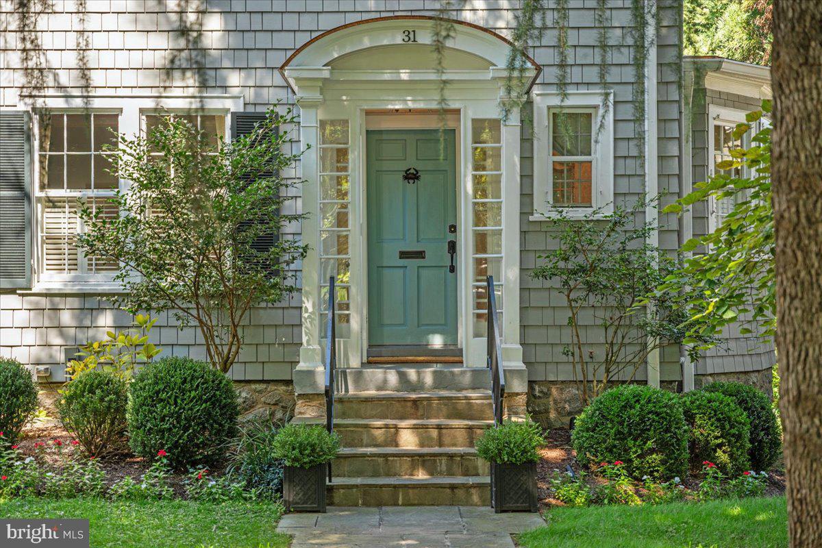 31 Quincy St Property Photo 3