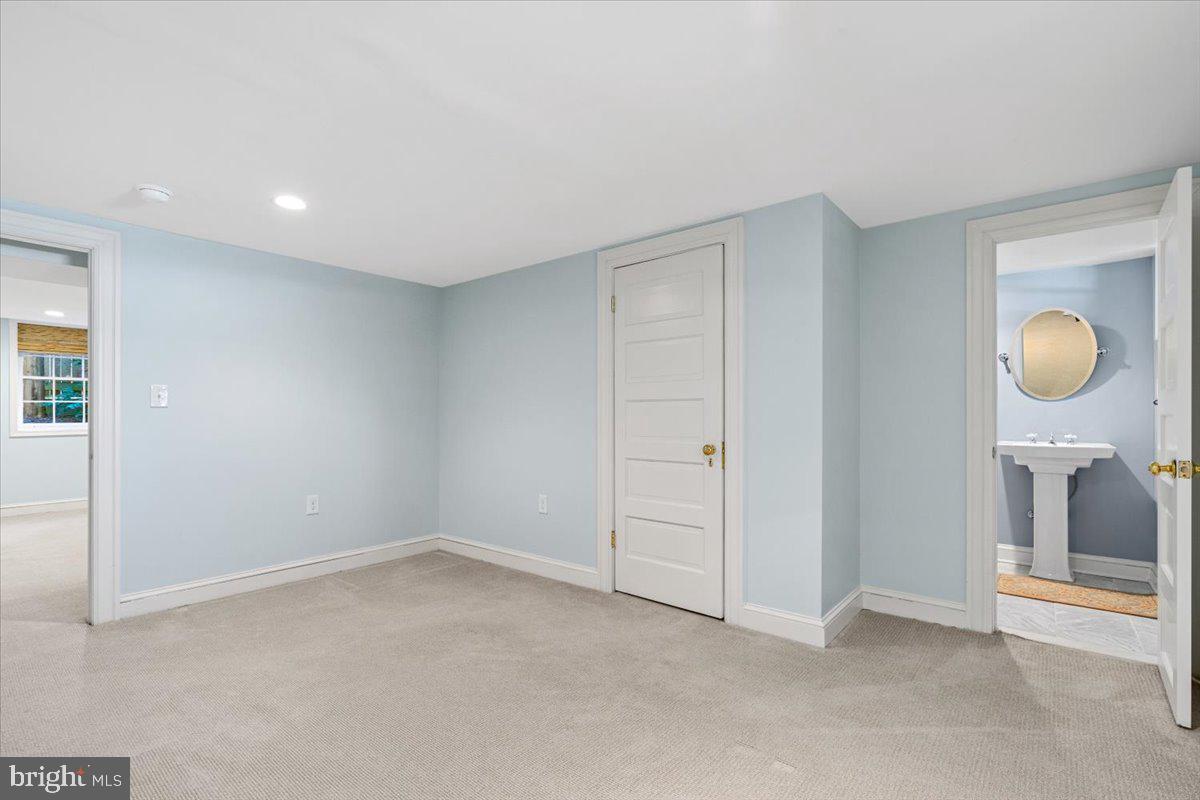 31 Quincy St Property Photo 43