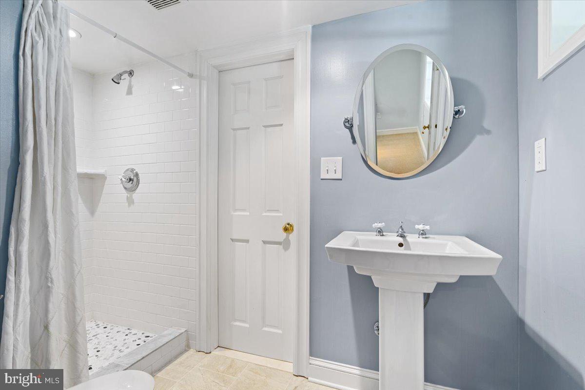 31 Quincy St Property Photo 44