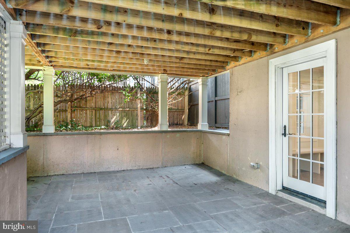 31 Quincy St Property Photo 47