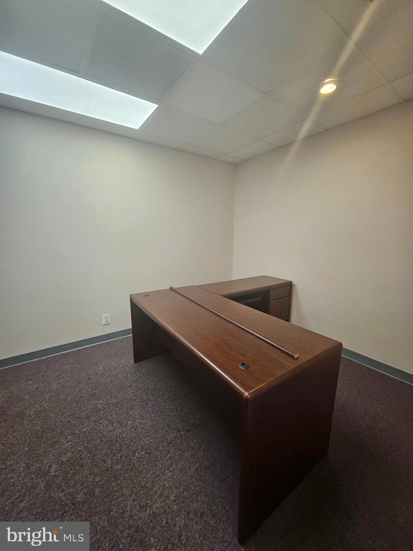 6261 Executive Blvd #14-c Property Photo 12