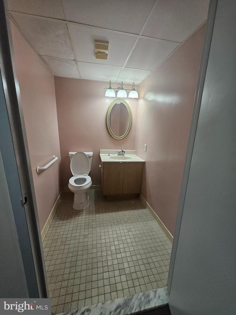 6261 Executive Blvd #14-c Property Photo 13
