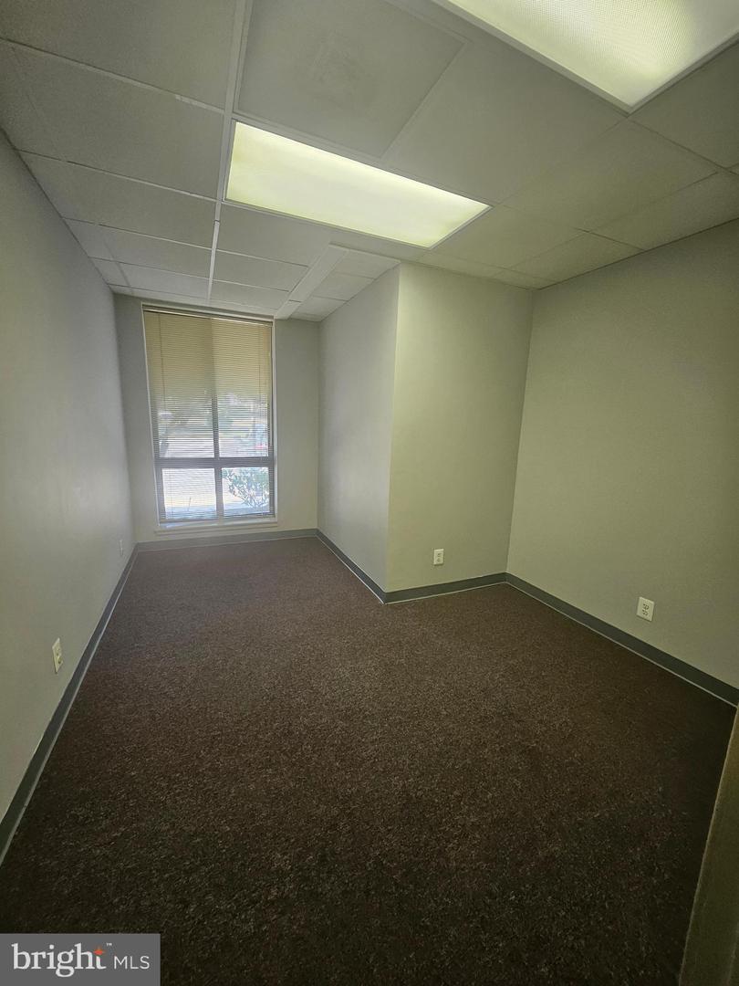 6261 Executive Blvd #14-c Property Photo 26