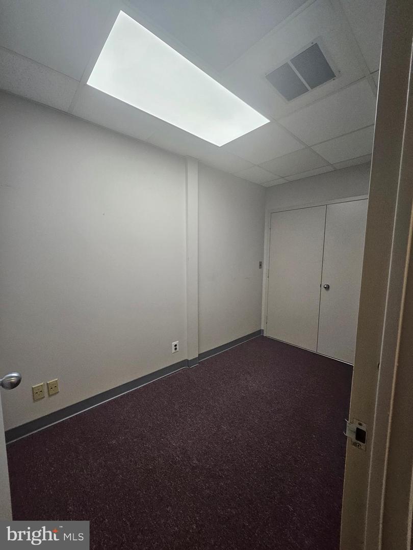 6261 Executive Blvd #14-c Property Photo 28