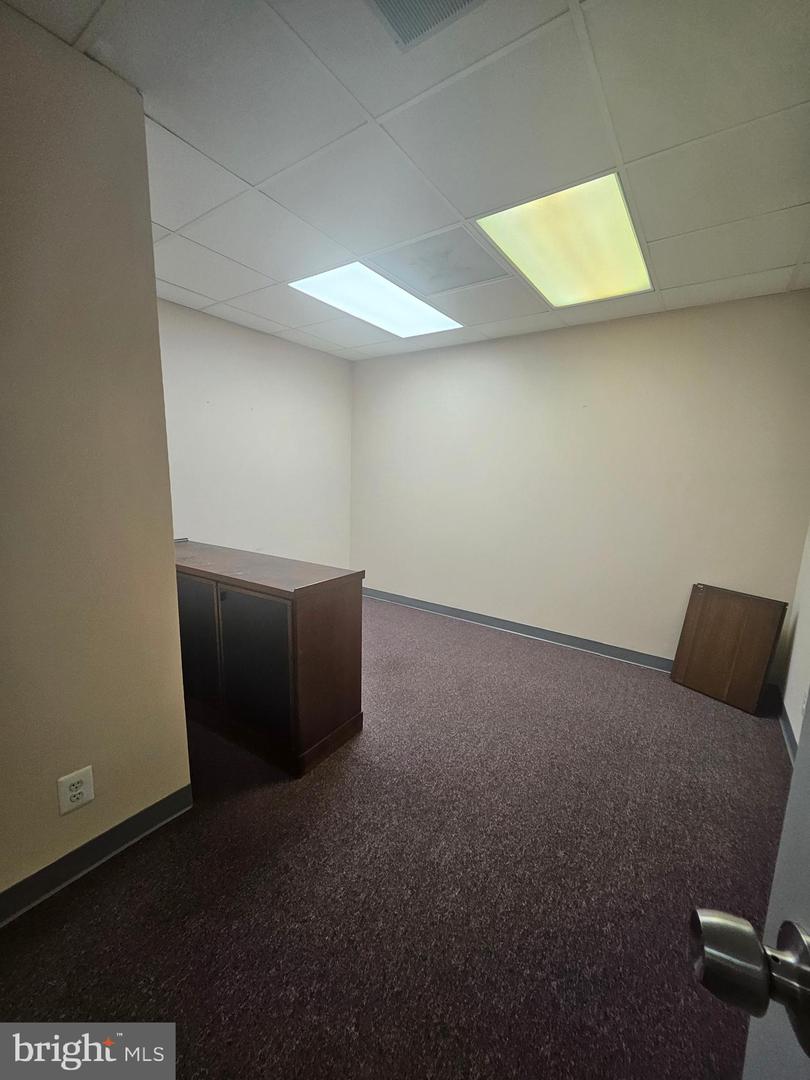 6261 Executive Blvd #14-c Property Photo 29