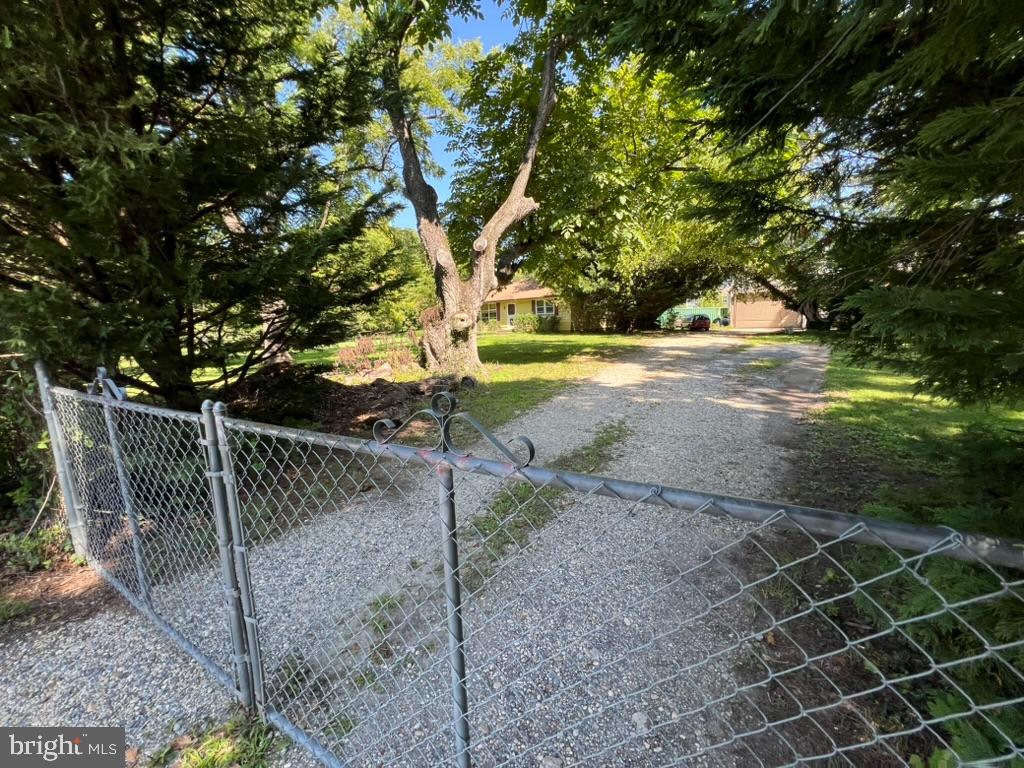 13715 Notley Rd Property Photo 3